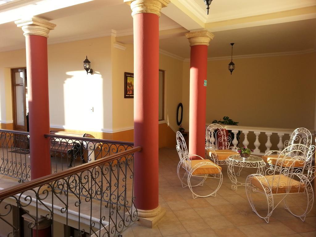 Villa Oropeza Hostel 苏克雷 外观 照片